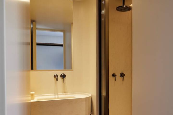 Room 162 of 241