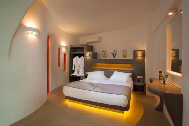 Room 65 of 230