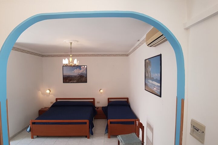 Room 45 of 107