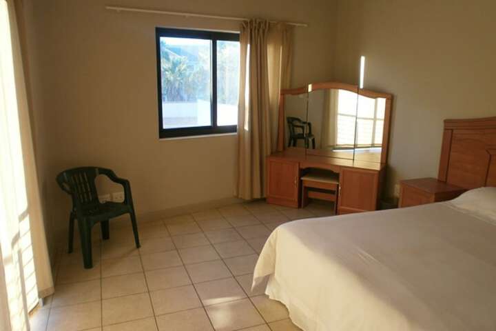 Room 6 of 25