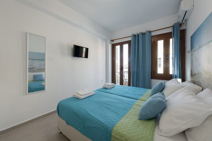 Room 3 of 15