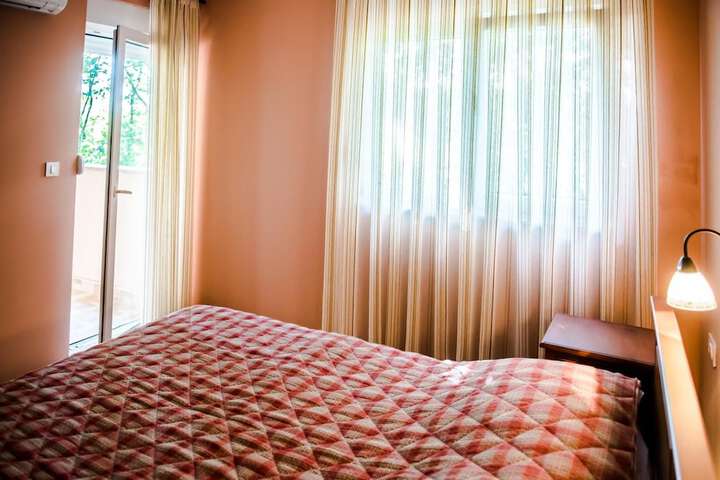 Room 10 of 58