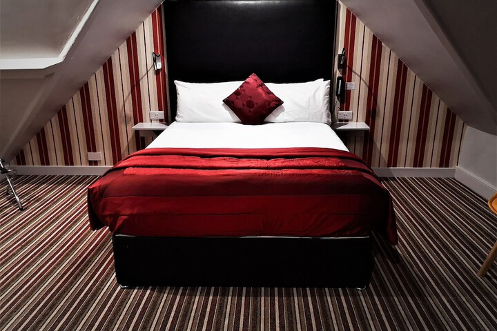 Room 35 of 219