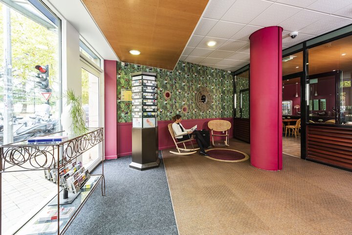 Guest Lobby