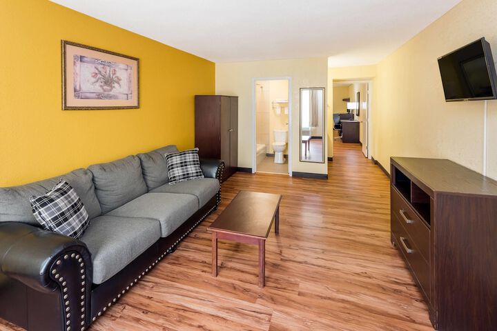 Room 8 of 15