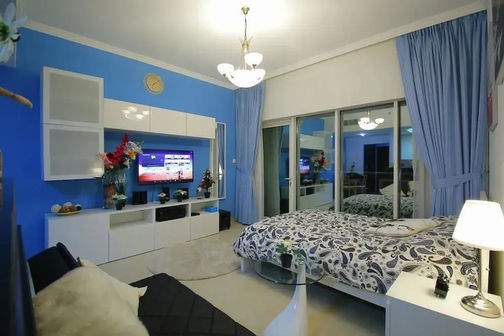 Room 2 of 2