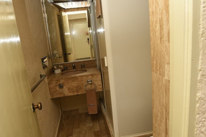 Room 10 of 79