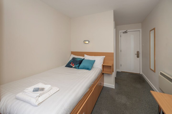 Room 6 of 31