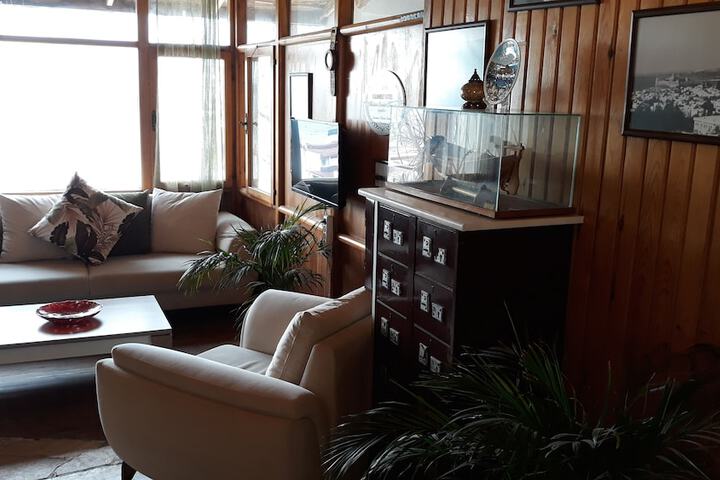 Entrance & Lobby