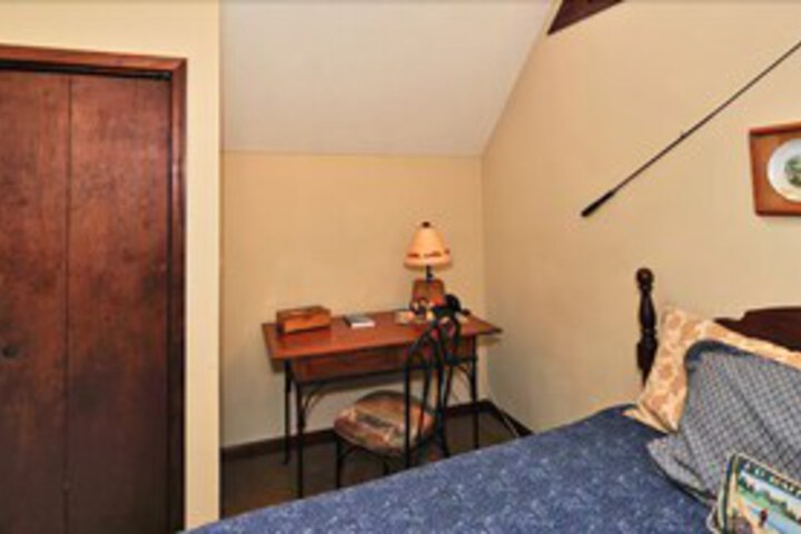 Room 26 of 34