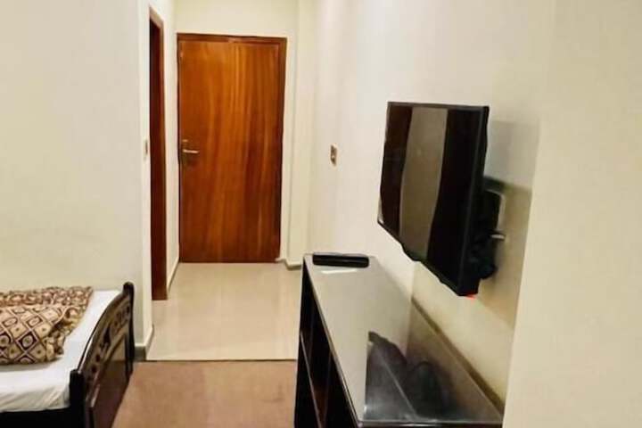 Room 6 of 23