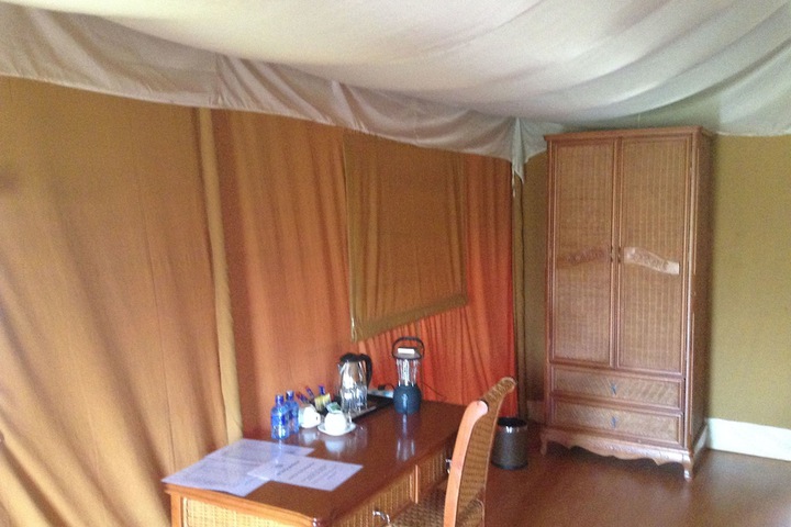 Room 7 of 90