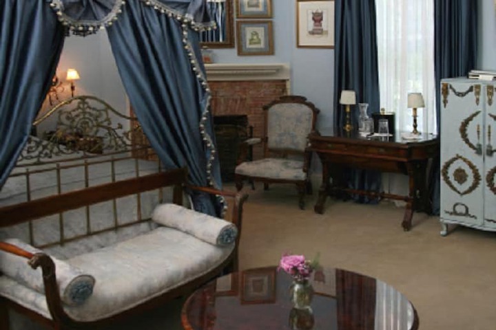Room 20 of 28