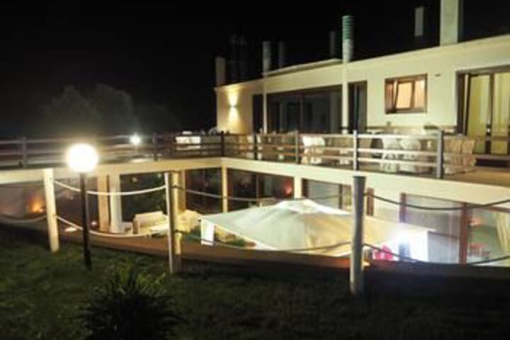 Hotel Exterior 9 of 25