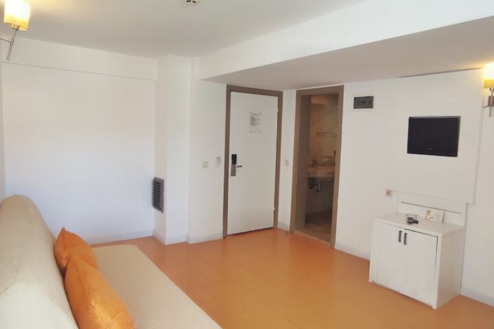 Room 8 of 45