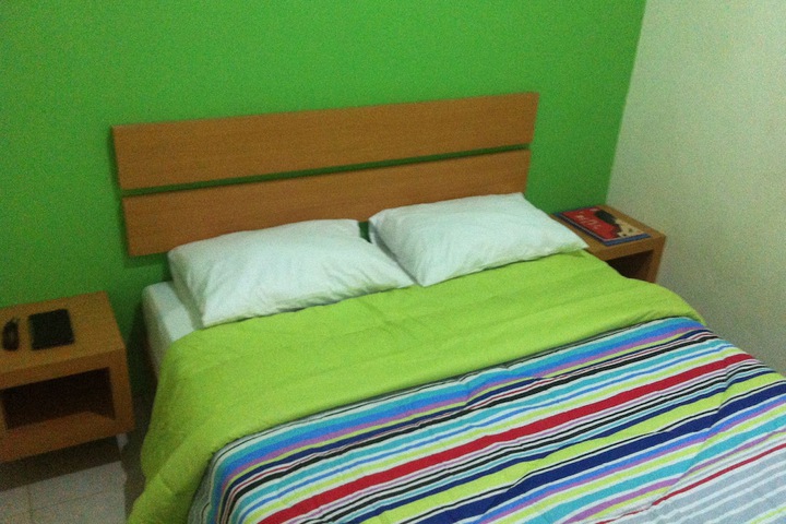 Room 7 of 27