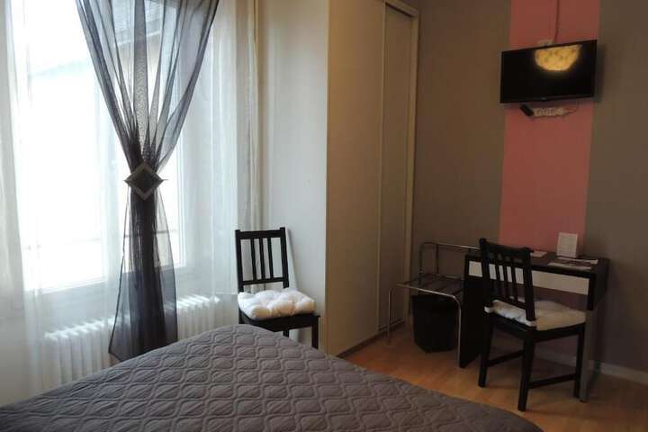 Room 10 of 31