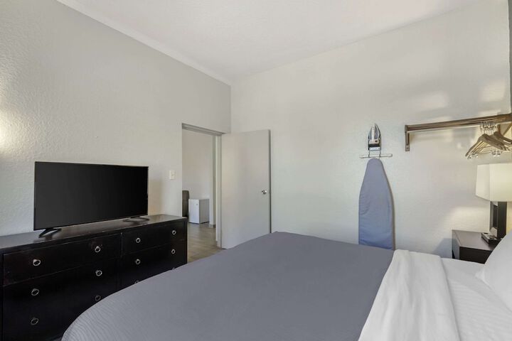 Room 19 of 33