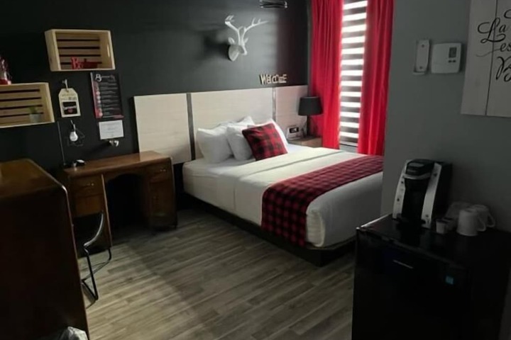 Room 6 of 37