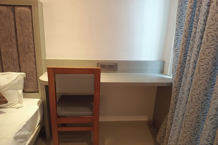 Room 17 of 65