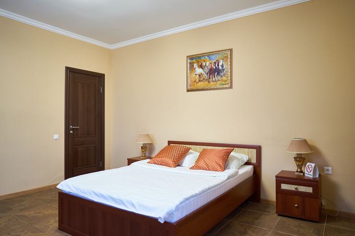 Room 8 of 17