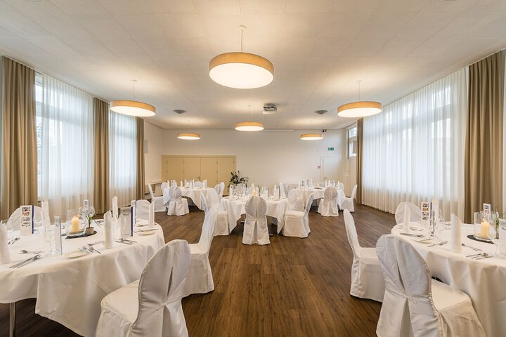 Ballroom/Hall 23 of 29