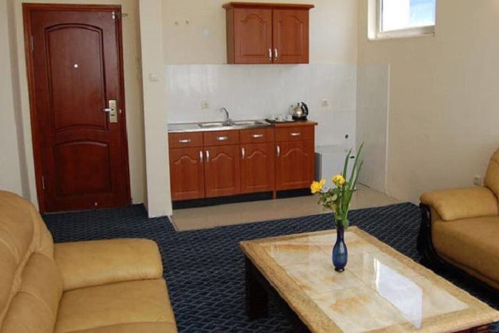 Room 4 of 24