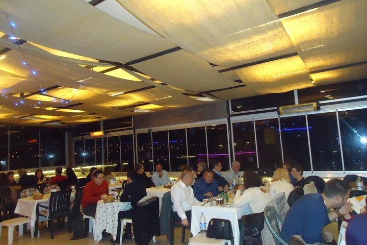 Dining 19 of 54