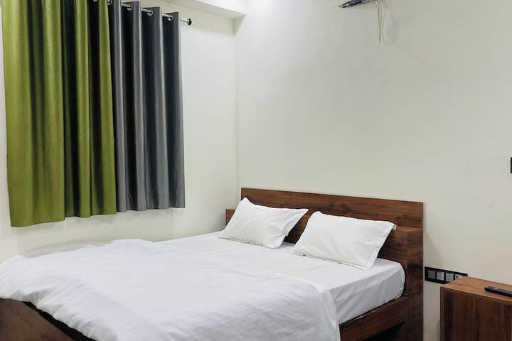 Room 28 of 54