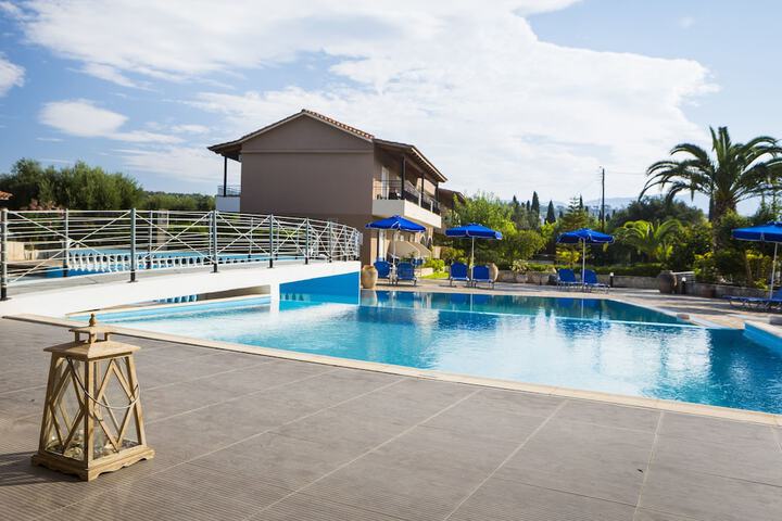 Hotel Pool