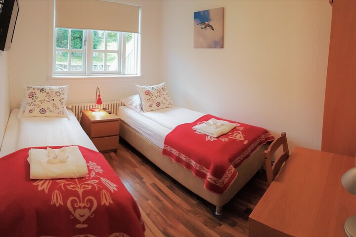 Room 27 of 53