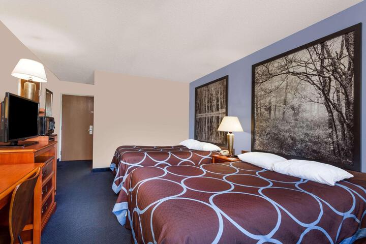 2 Double Beds (8 of 8)