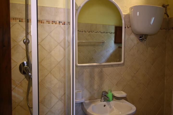 Room 52 of 120