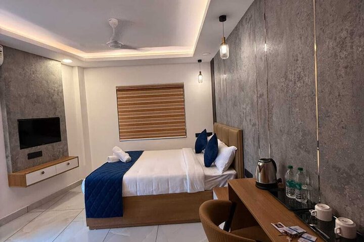 Room 27 of 56