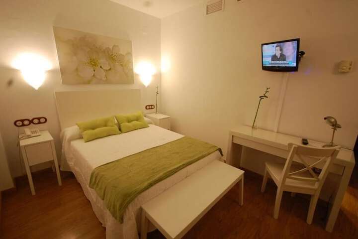 Room 14 of 24