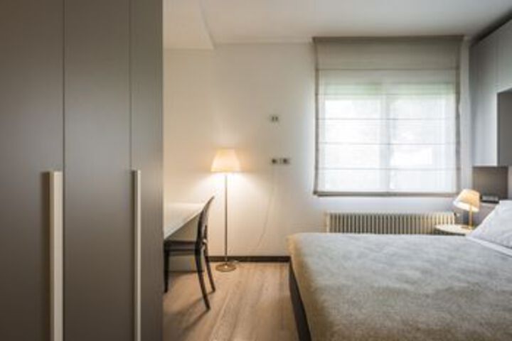 Room 26 of 47