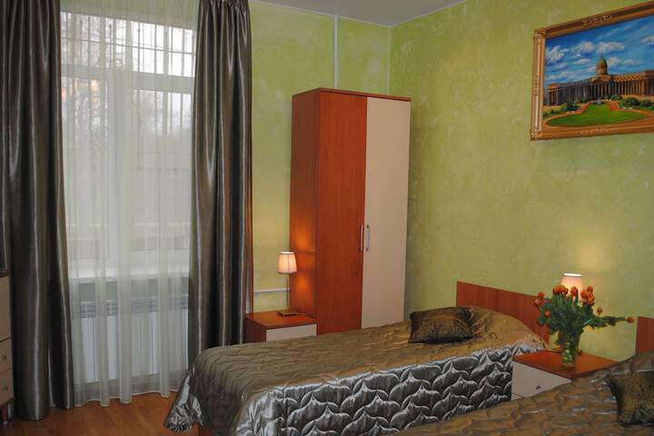 Room 13 of 34