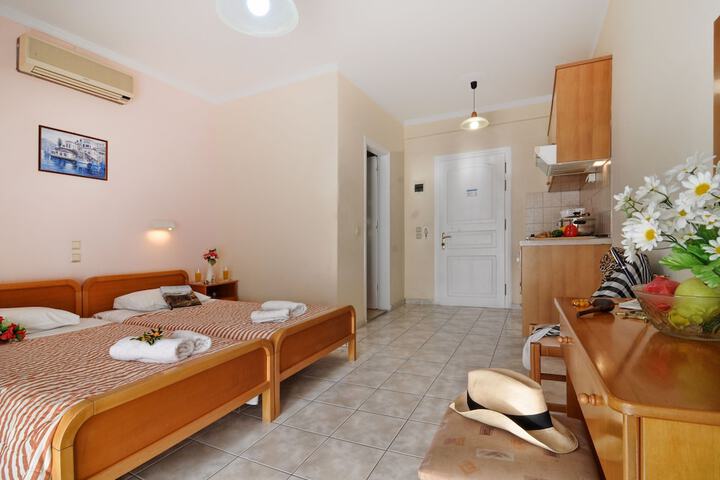 Room 4 of 44