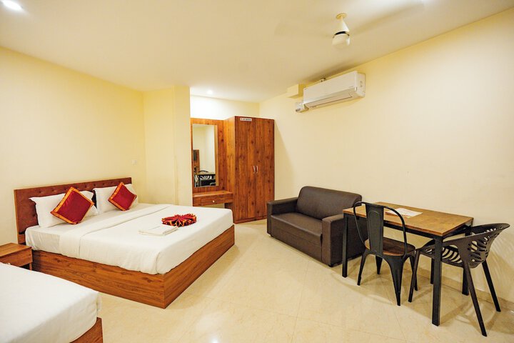 Room 4 of 25