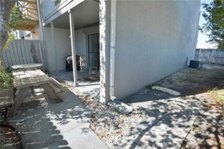 Terrace/Patio 23 of 24