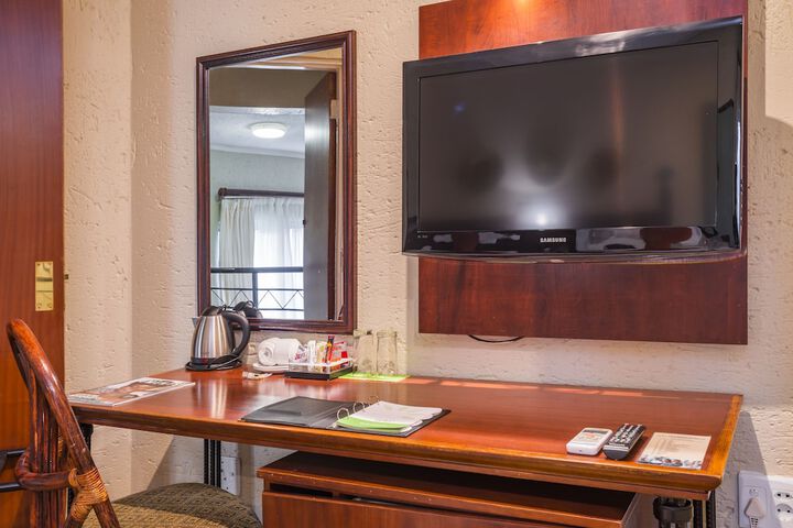 Room 25 of 101
