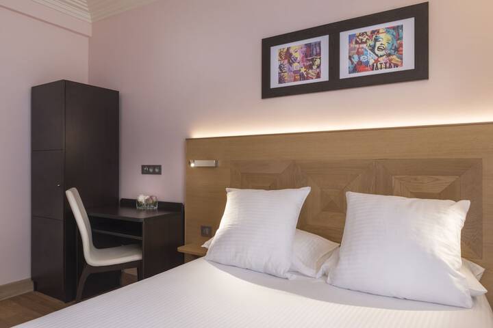 Room 8 of 39
