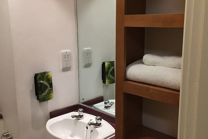 Room 14 of 27