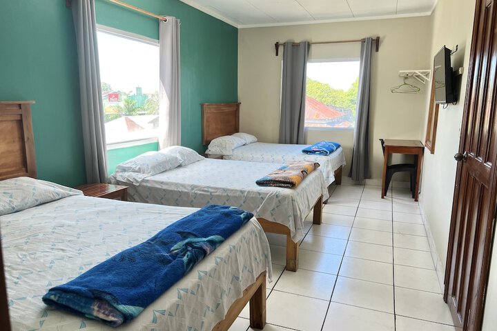 Room 6 of 8