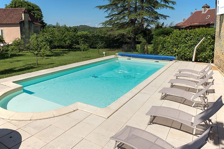Pool 21 of 42