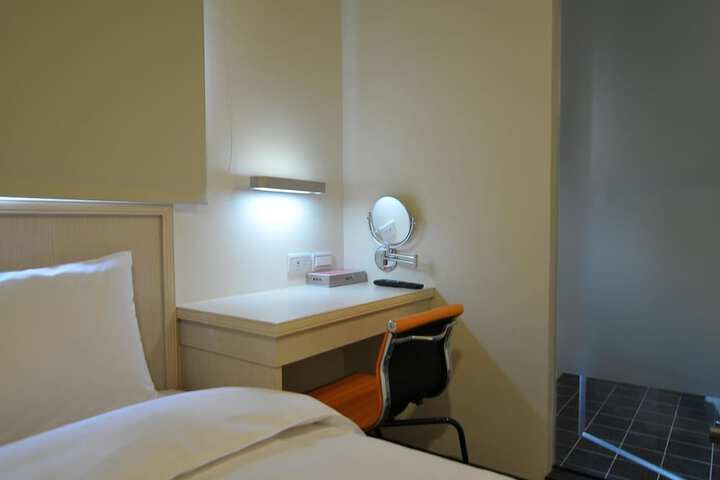 Room 25 of 56