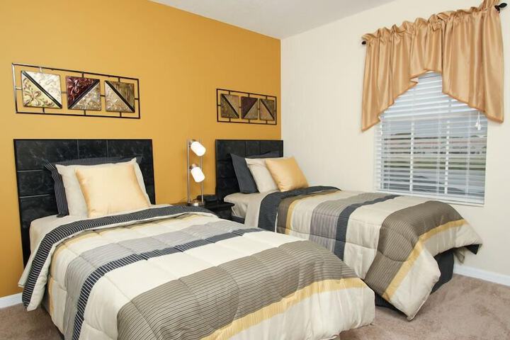 Room 9 of 24