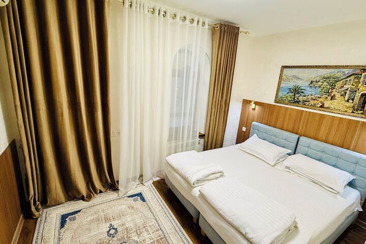 Room 19 of 49
