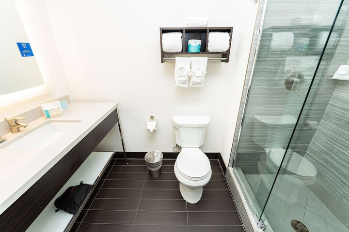 Bathroom shower