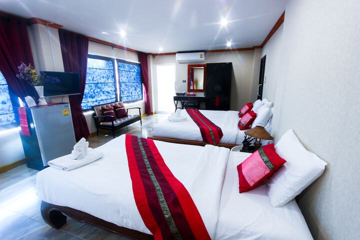 Room 16 of 64